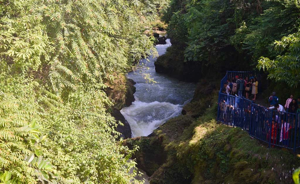 World Davis Falls Travel Guide