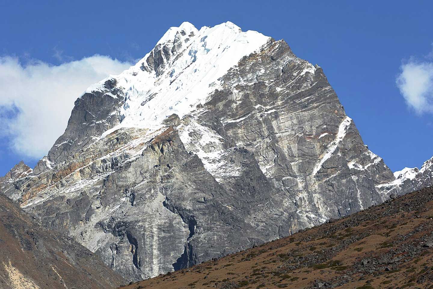 Lobuche East Peak