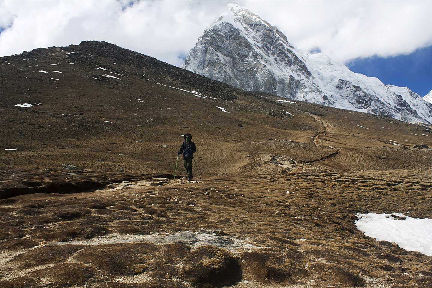 Hiking to Kalapatthar